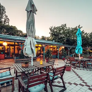 Island (adults Only) , Budapest Hungría