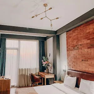 Tm 4*, Tbilisi Georgië