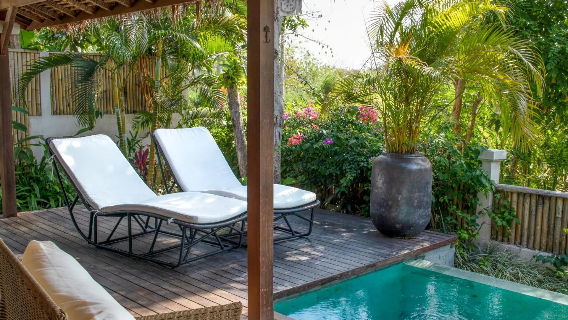 Отель Gypsea Bali Улувату 0*,